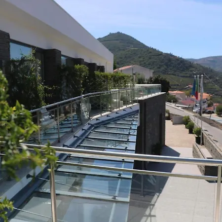 Ξενοδοχείο Lbv House 3*