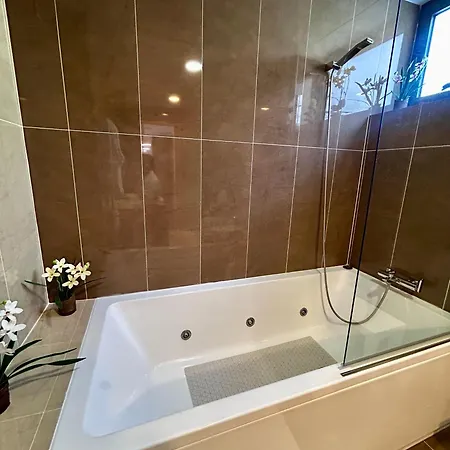 Hotel Lbv House