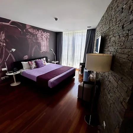 Hotel Lbv House 3*